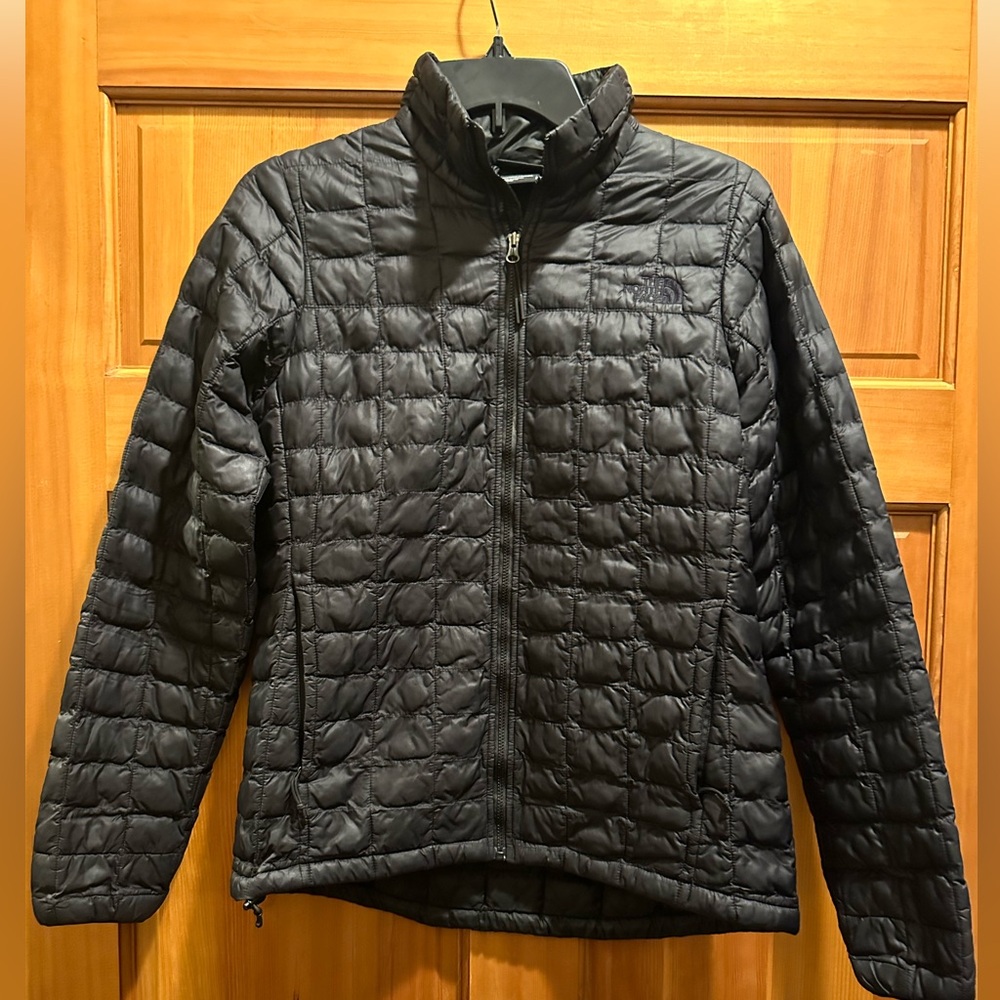 Women’s The North Face Thermoball jacket. Size small